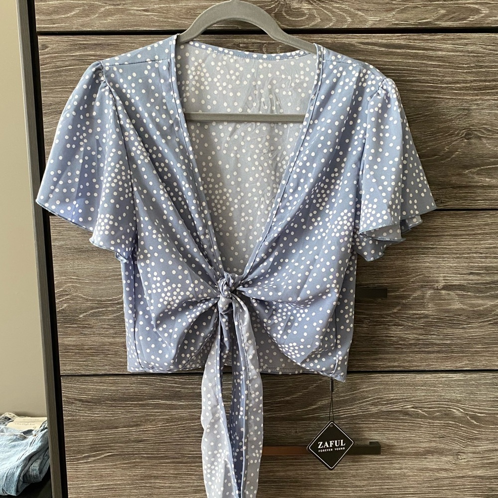 NWT Zaful crop tie front crop top